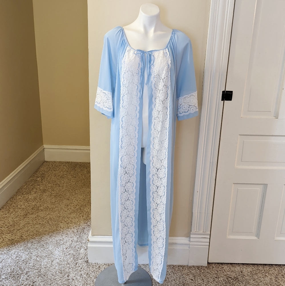 Vintage pale blue with white lace sleep overcoat size Large